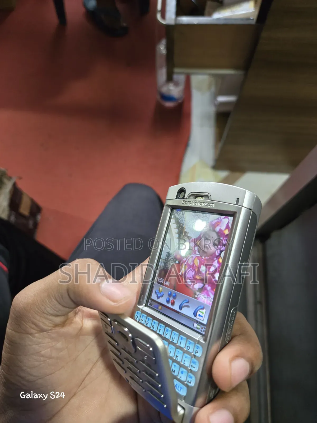 সনি এরিকসন পি৯৯০ সিলভার