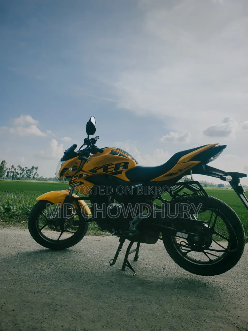 সুজুকি গিক্সার ২০২৪ ইয়েলো