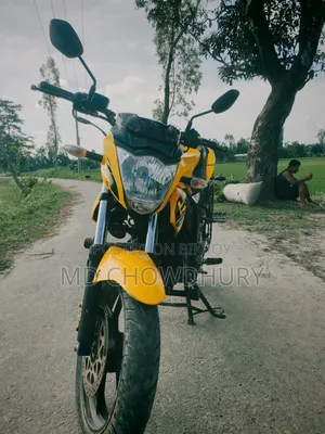 সুজুকি গিক্সার ২০২৪ ইয়েলো