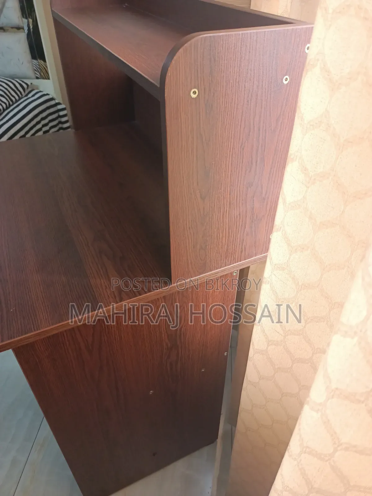 Regal Study Table
