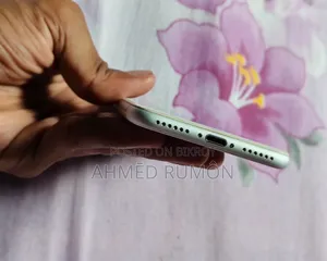 অ্যাপল আইফোন ৭ ৩২ জিবি সিলভার