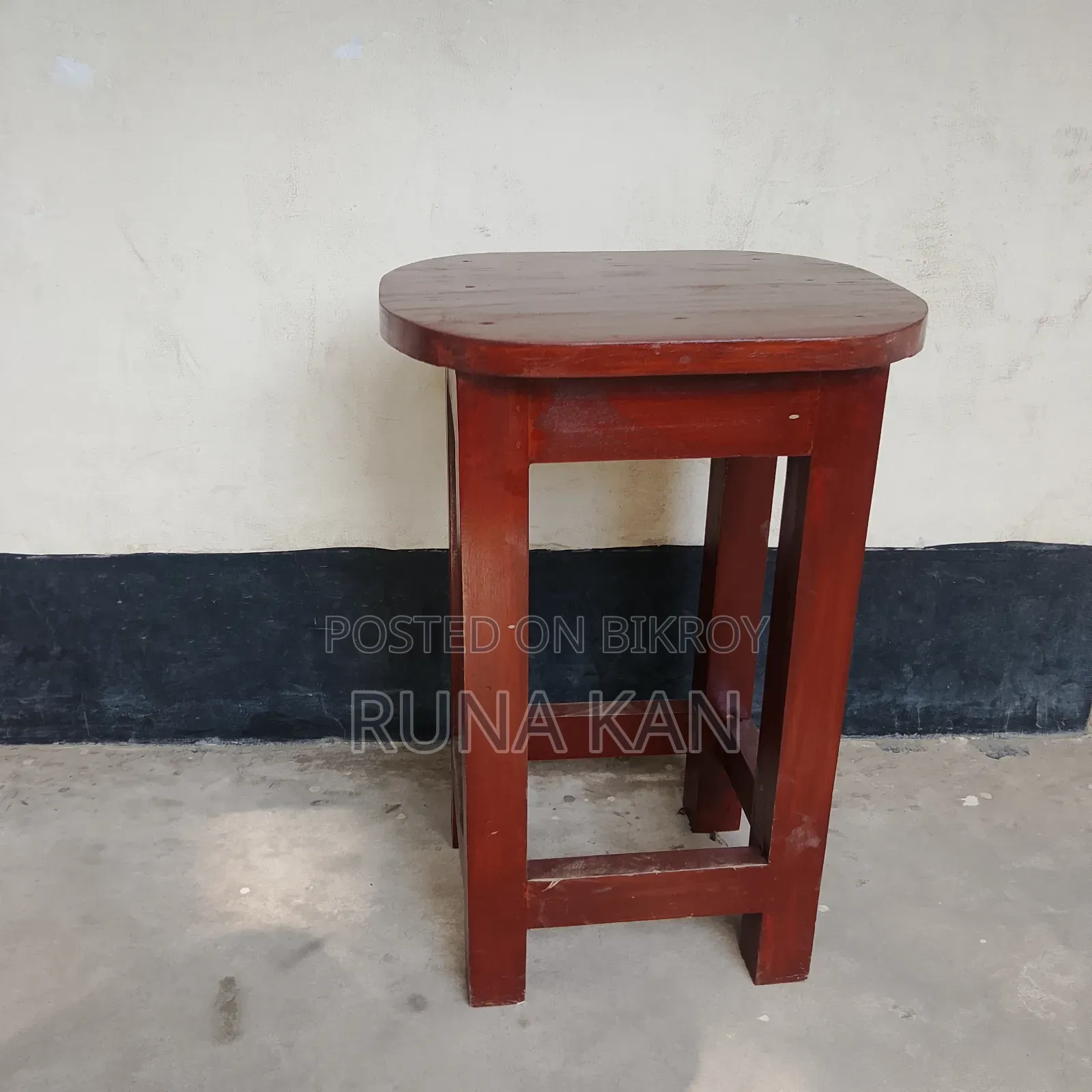 বিক্রির জন্য ২০ পিস কাঠের টুল/চেয়ার - মেহগনি কাঠ