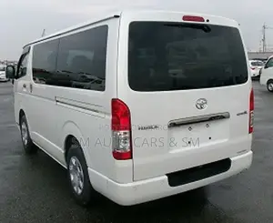 টয়োটা হাইএচ ২০২১ সাদা