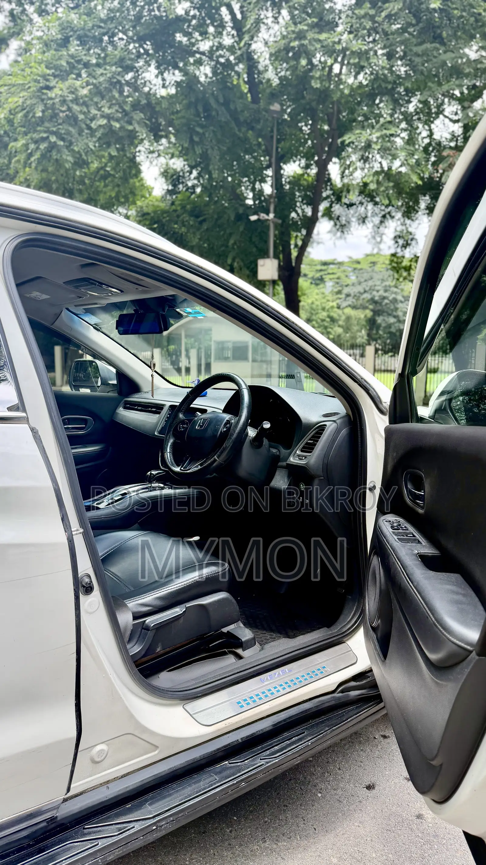Honda Vezel 1.5 Hybrid 2WD 2014 Pearl