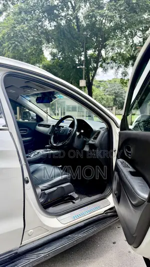 Honda Vezel 1.5 Hybrid 2WD 2014 Pearl