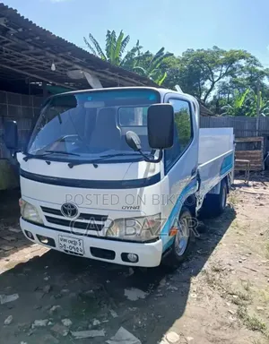 Toyota Dyna Pickup 2013