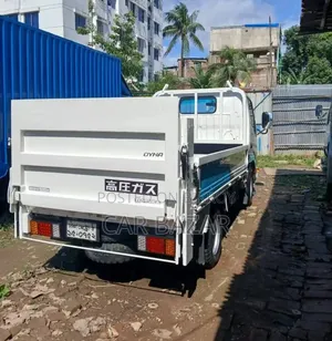 Toyota Dyna Pickup 2013