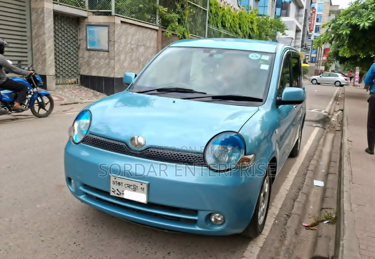 Toyota Sienta 2005 Blue