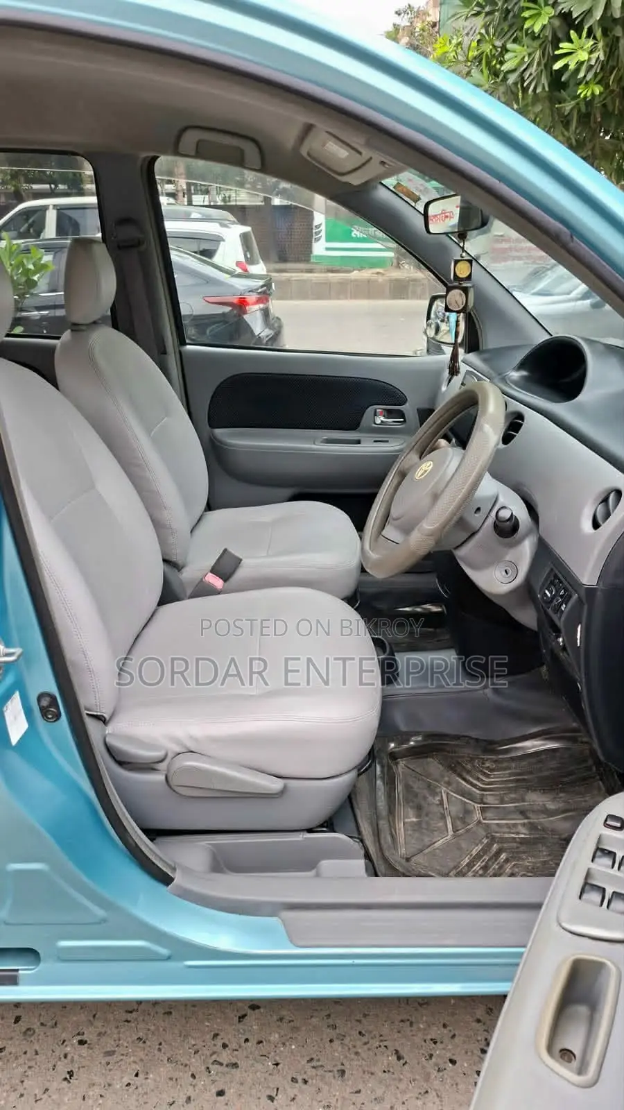 Toyota Sienta 2005 Blue