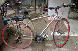 আমার ব্যক্তিগত কিছু ঋণ আছে তাই সাইকেলটি বিক্রি করে দিব।