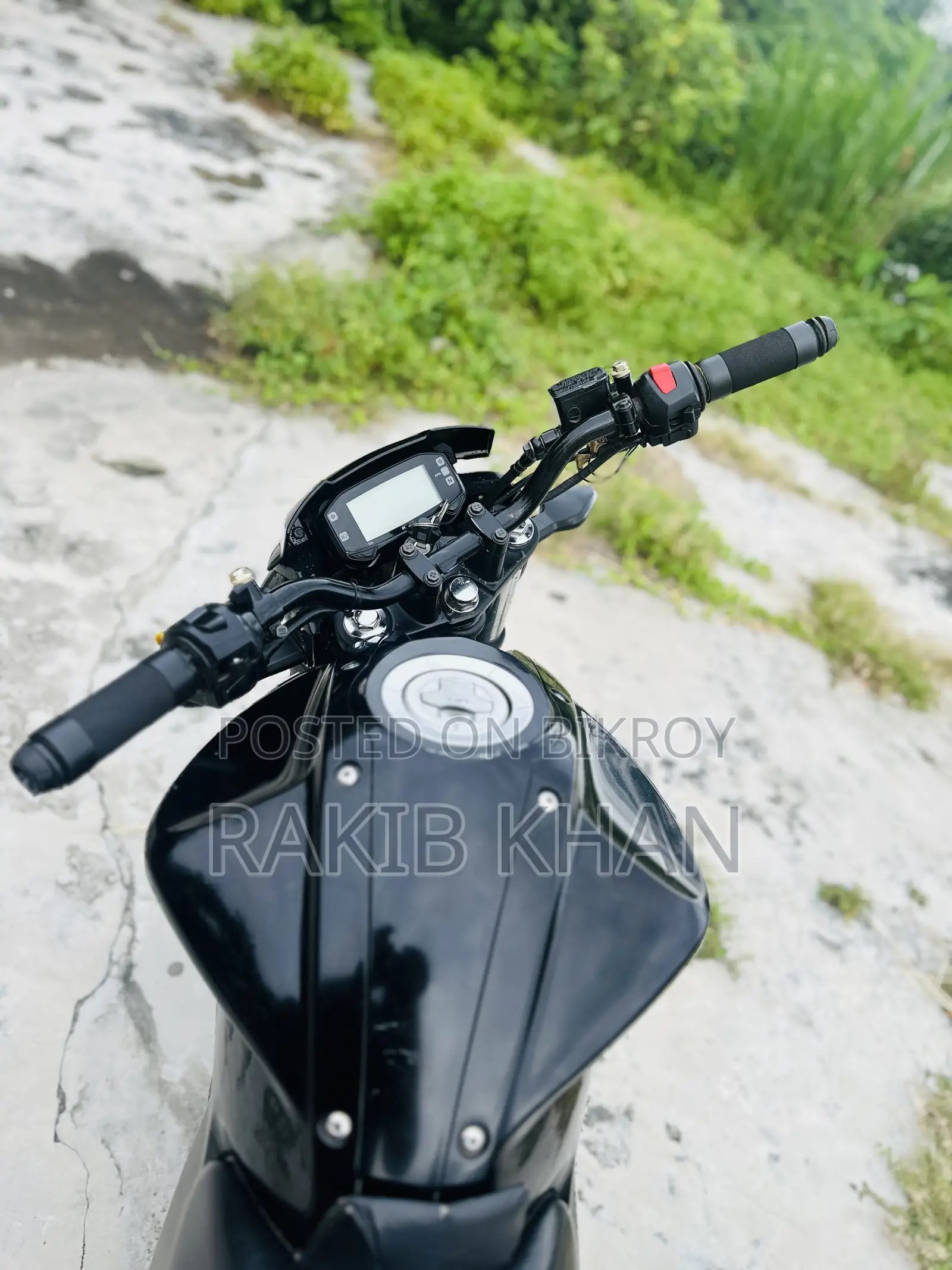 সুজুকি জিক্সার ২০২৩ ব্ল্যাক
