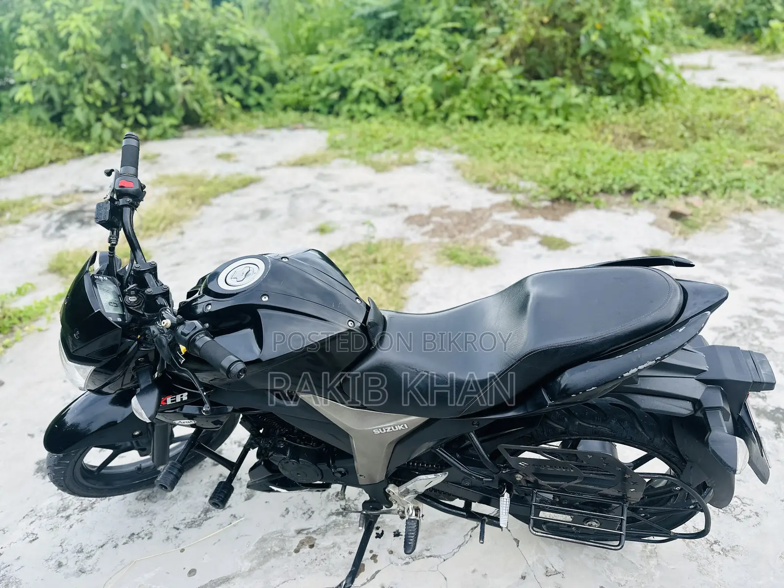 সুজুকি জিক্সার ২০২৩ ব্ল্যাক