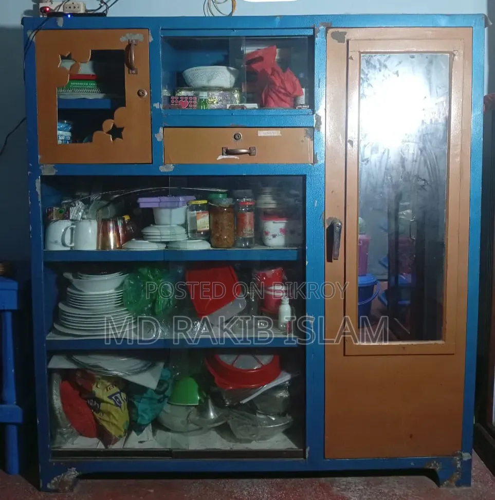 স্টিল শোকেস