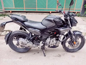 হিরো এক্সট্রিম ১২৫আর ২০২৫ ব্ল্যাক