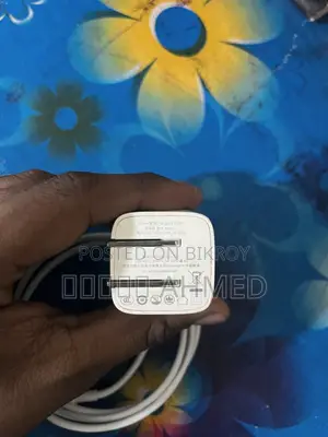 আঙ্কার ২০ডব্লিউ ফাস্ট পাওয়ার অ্যাডাপ্টার এবং ক্যাবল