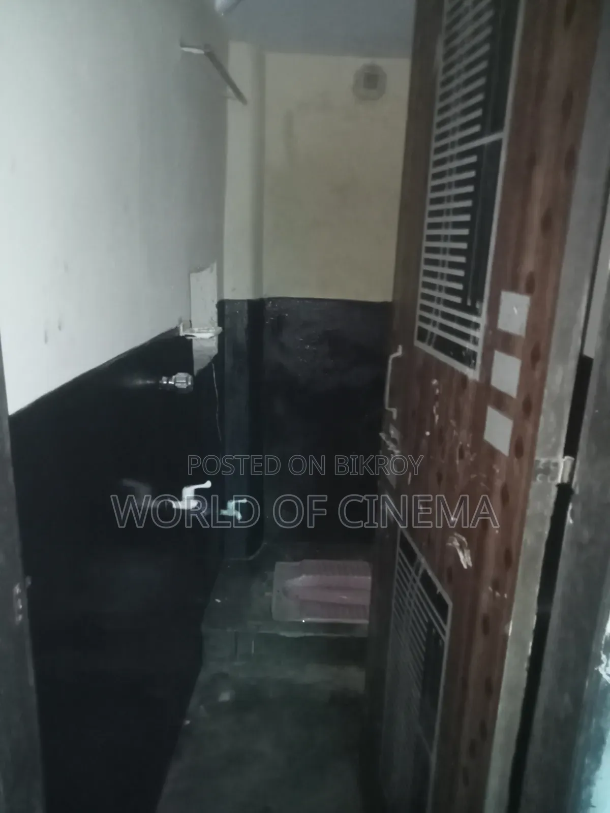 Mini Flat in Bangshal for sale