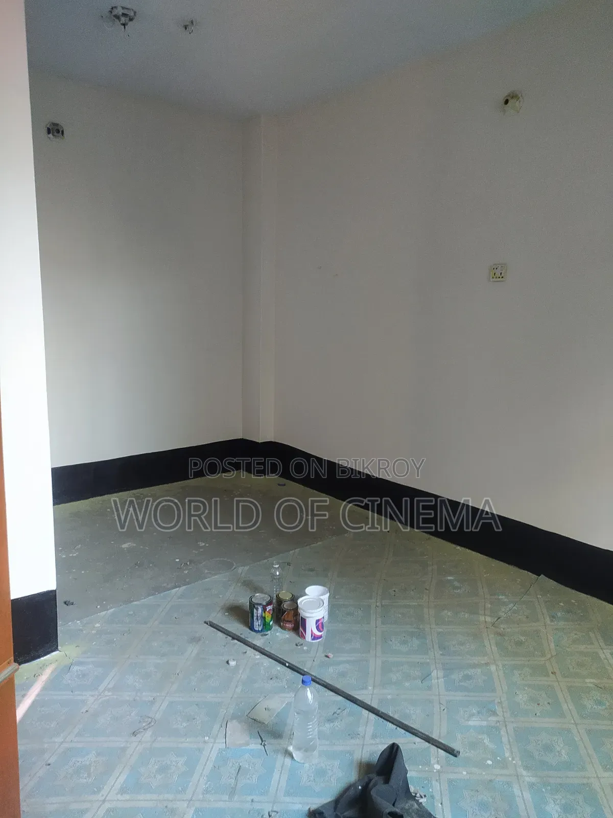 Mini Flat in Bangshal for sale