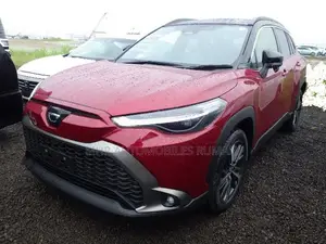 টয়োটা করোল্লা ক্রস ২০২৪ লাল