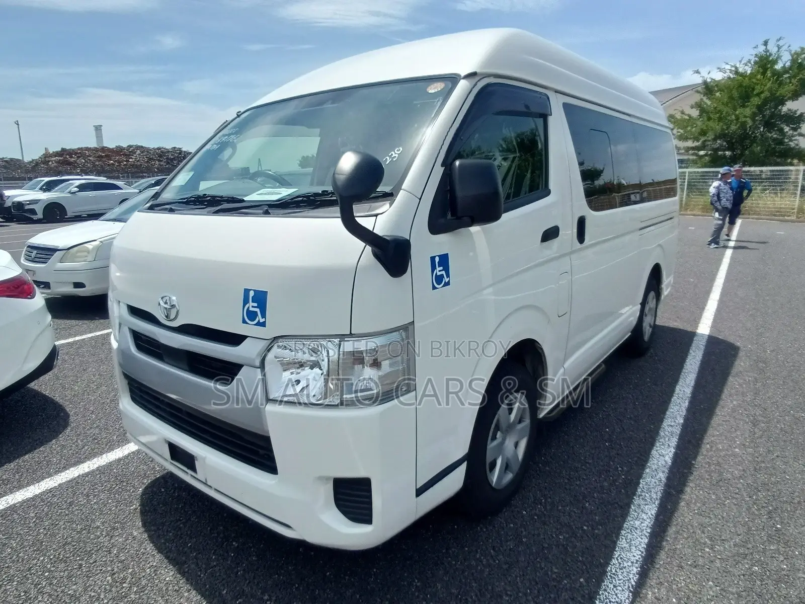 Toyota HiAce 2021 White