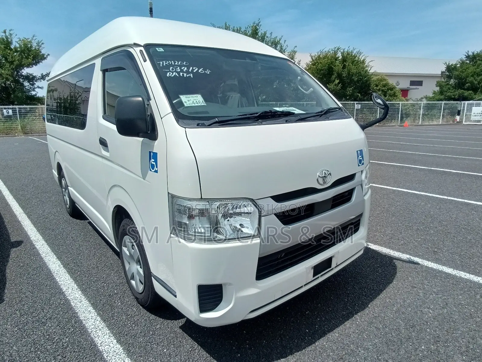 Toyota HiAce 2021 White