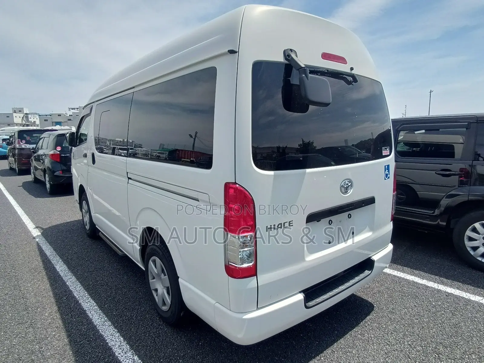 Toyota HiAce 2021 White