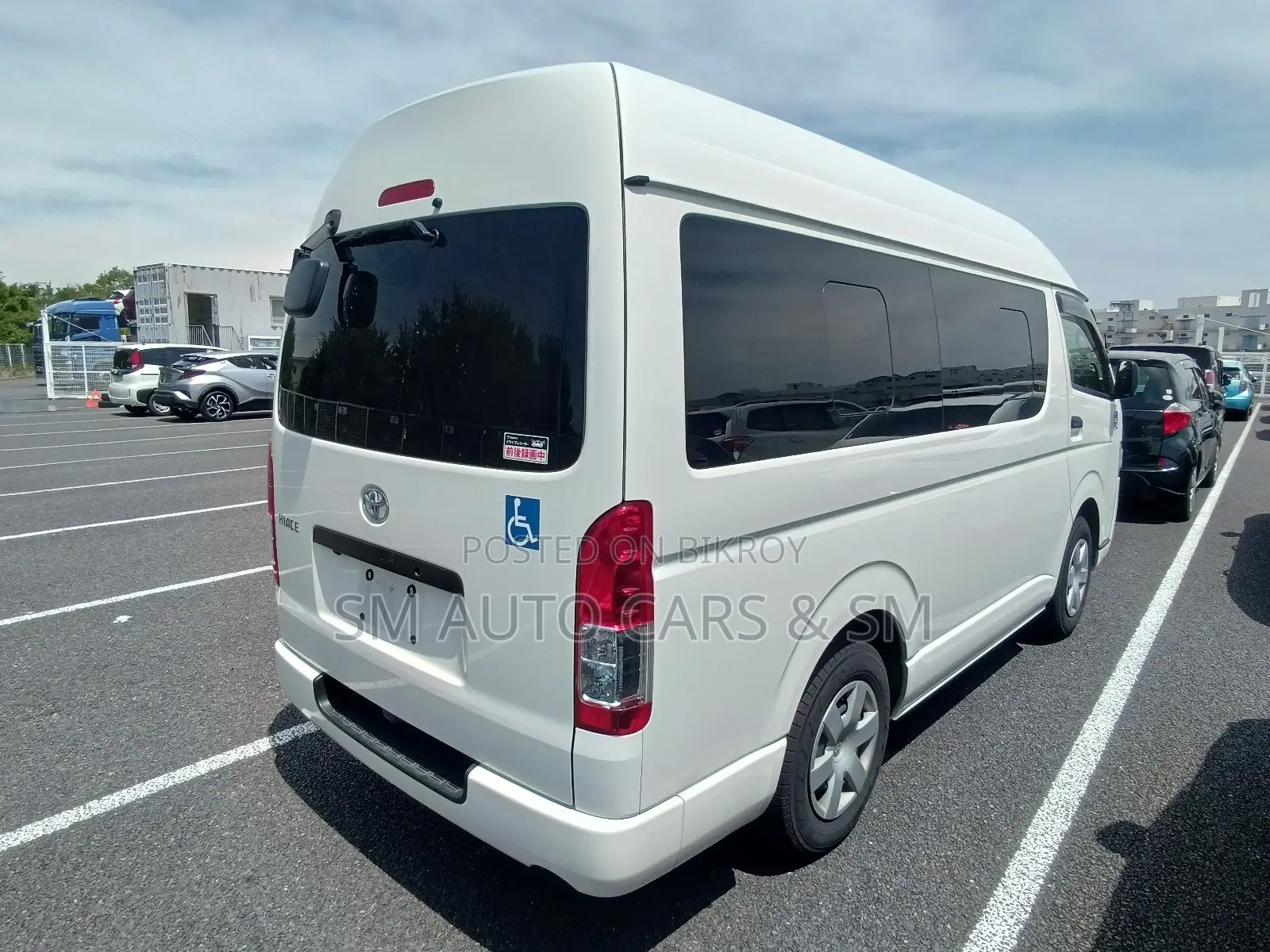 Toyota HiAce 2021 White