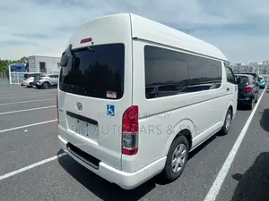 Toyota HiAce 2021 White
