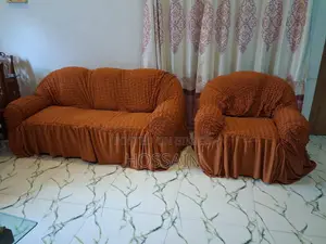 সুন্দর ইলাস্টেন কভারসহ ৫ সিটার সোফা সেট।