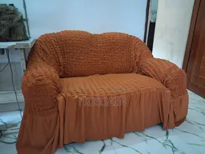 সুন্দর ইলাস্টেন কভারসহ ৫ সিটার সোফা সেট।
