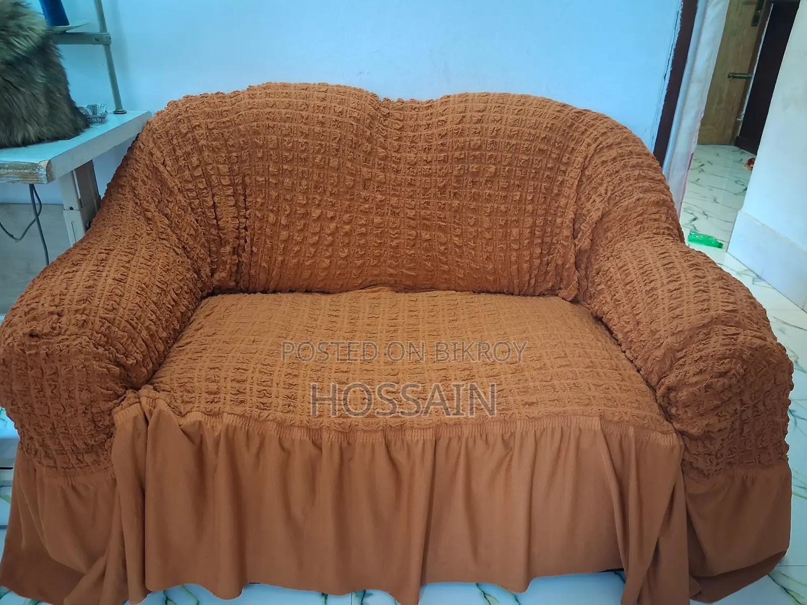 সুন্দর ইলাস্টেন কভারসহ ৫ সিটার সোফা সেট।