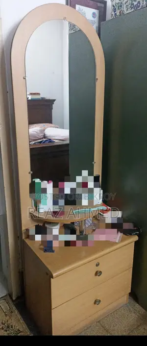 ড্রেসিং টেবিল