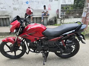 Hero Glamour 2018 Red