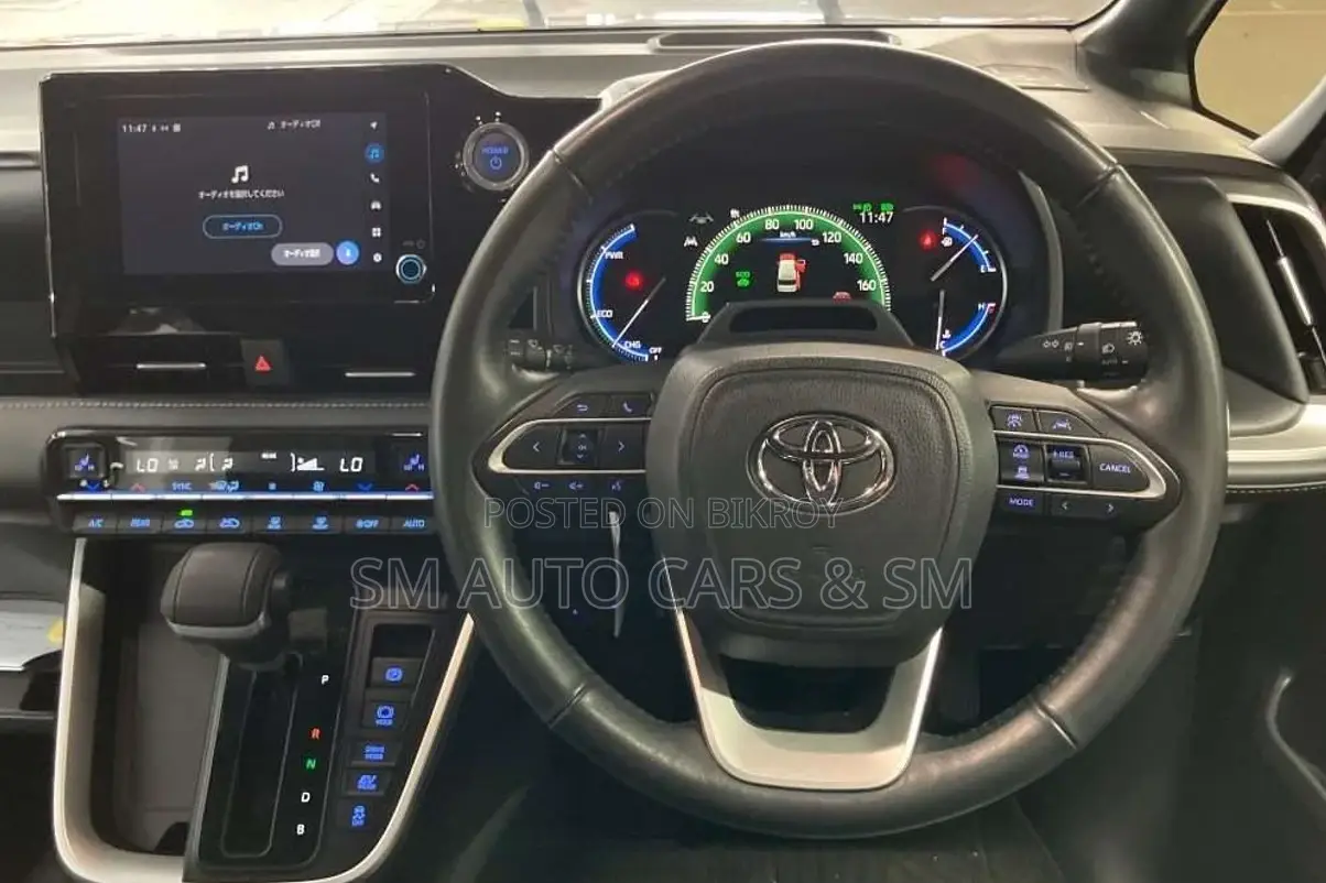 Toyota Noah 2022 Red