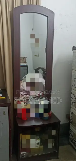 ড্রেসিং টেবিল