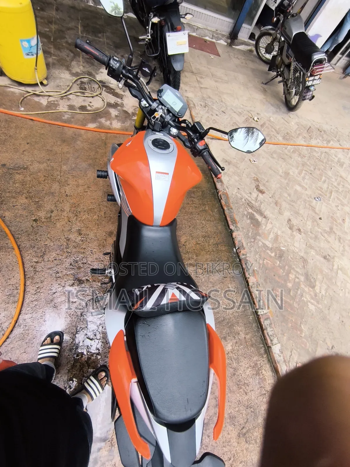 New Suzuki Gixxer 2025 Orange