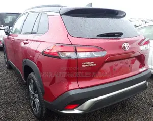 টয়োটা করোল্লা ক্রস ২০২৪ লাল