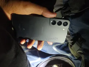 স্যামসাং গ্যালাক্সি এস২২ ৫জি ২৫৬ জিবি ব্ল্যাক