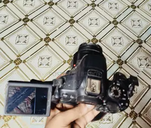 Canon 700D