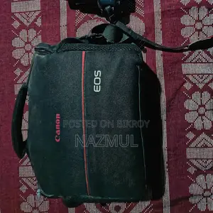 Canon 700D