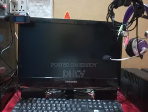 A monitor in full fresh condition
