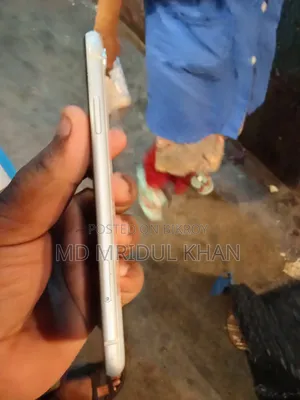 Apple iPhone XR 64 GB White