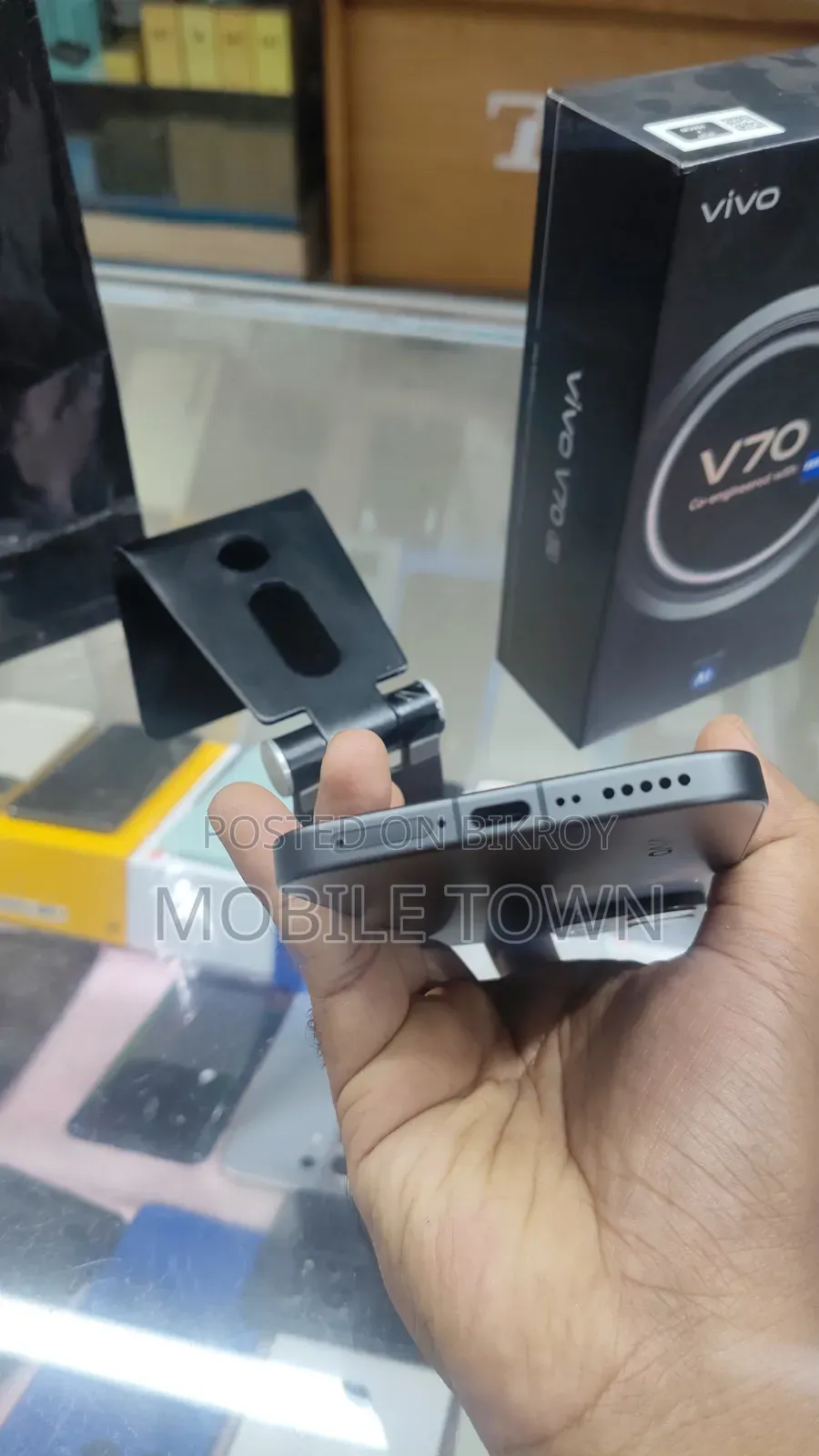 Vivo V70 256 GB Gray