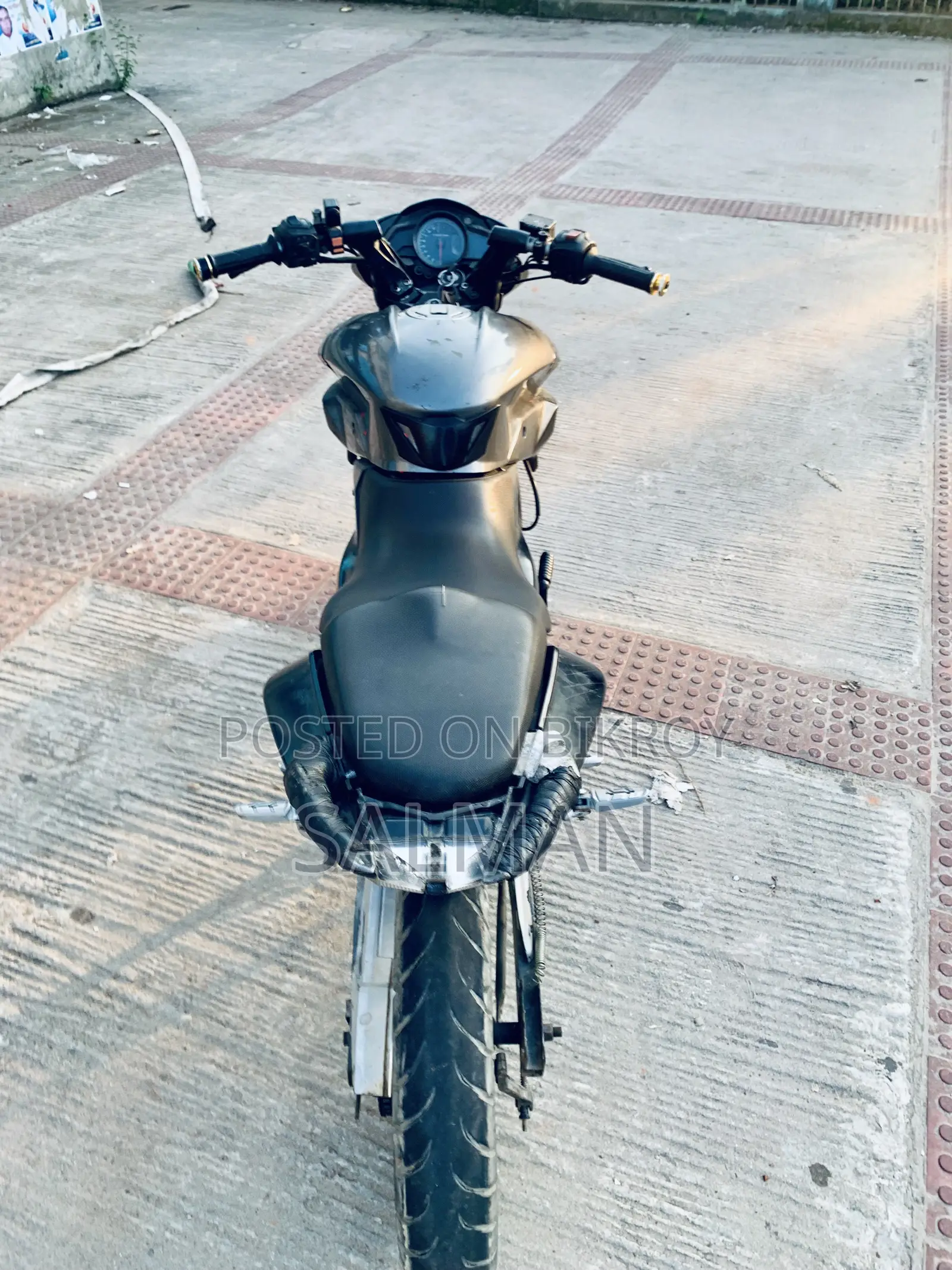 বাজাজ পালসার এনএস ২০০ ২০১৯ সিলভার