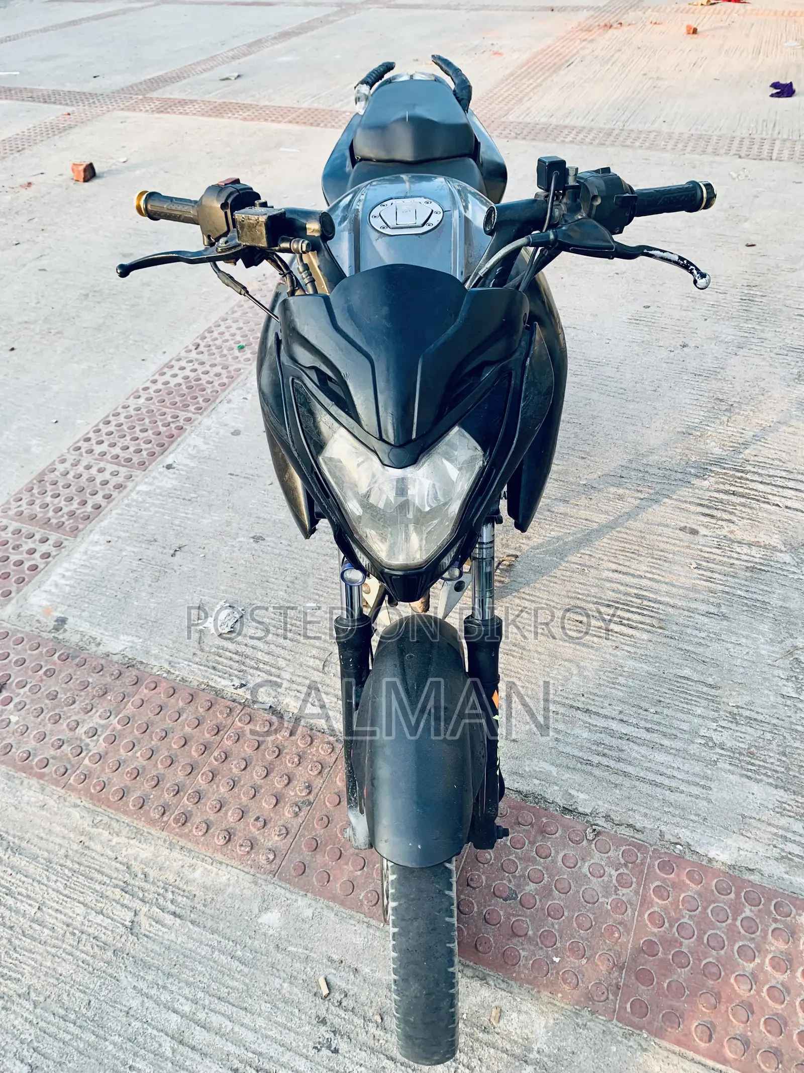 বাজাজ পালসার এনএস ২০০ ২০১৯ সিলভার