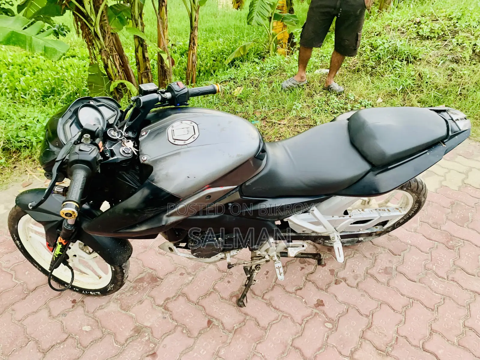 বাজাজ পালসার এনএস ২০০ ২০১৯ সিলভার