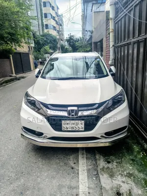 Honda Vezel 1.5 Hybrid 2WD 2015 Pearl