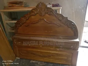 পুরাতন পালং আকাশি কাটের খাট