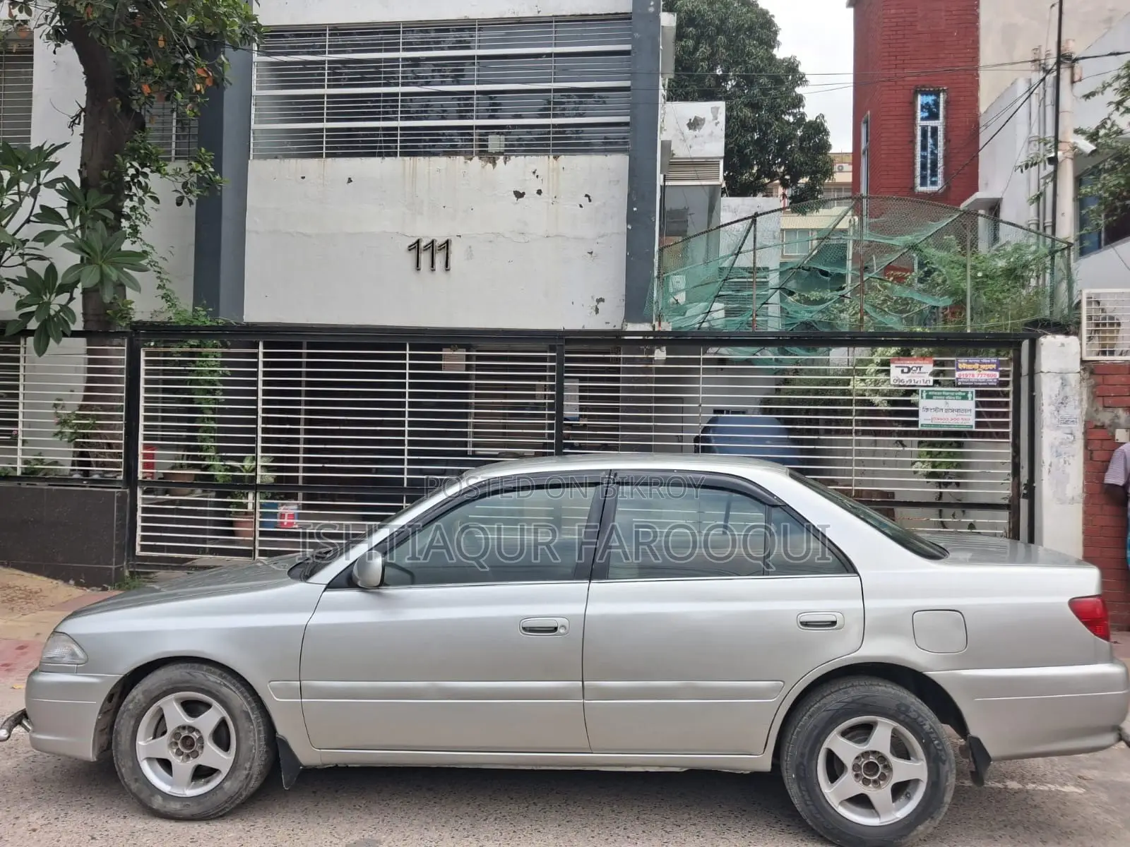 Toyota Carina 1.5 Front-Wheel Drive Sedan 1999 Silver