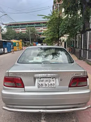 Toyota Carina 1.5 Front-Wheel Drive Sedan 1999 Silver