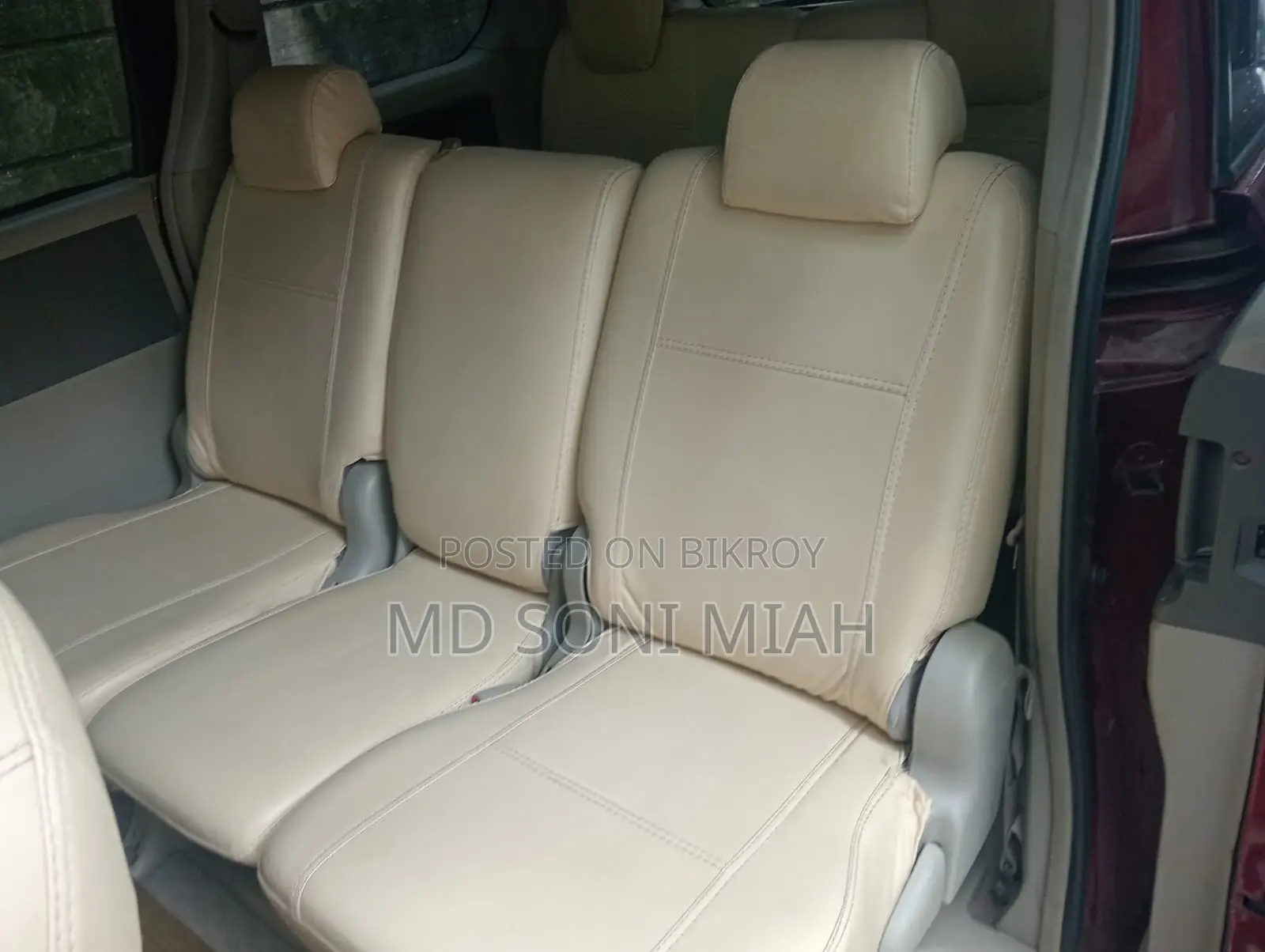 Toyota HiAce 2007 Red